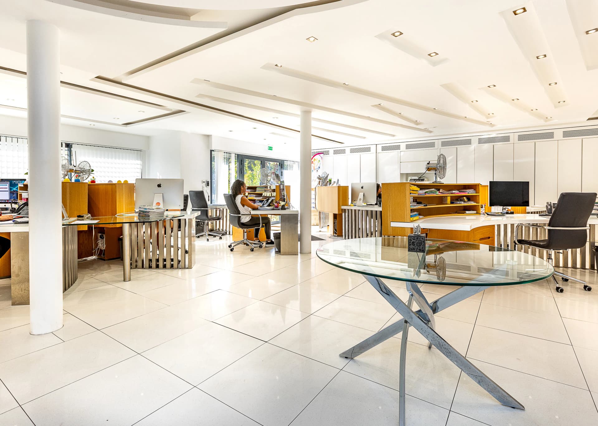 Vue très large des bureaux