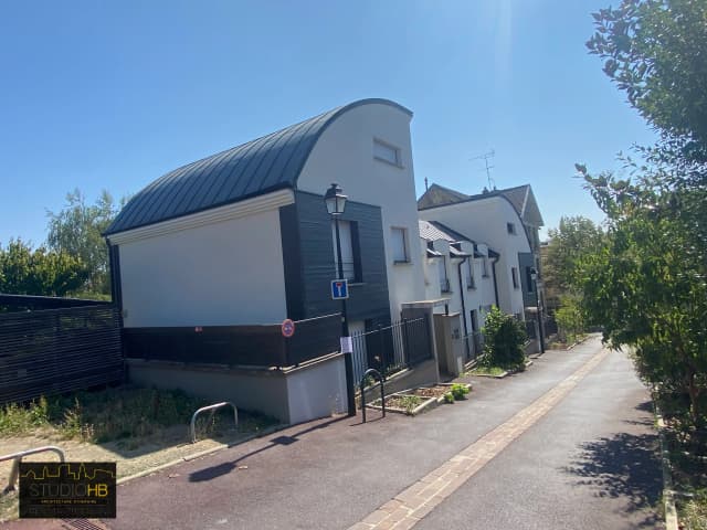 Réalisation de 8 maisons et de 6 appartements - MONTAIGNE IMMOBILIER media 17