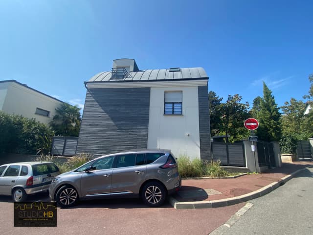 Réalisation de 8 maisons et de 6 appartements - MONTAIGNE IMMOBILIER media 18