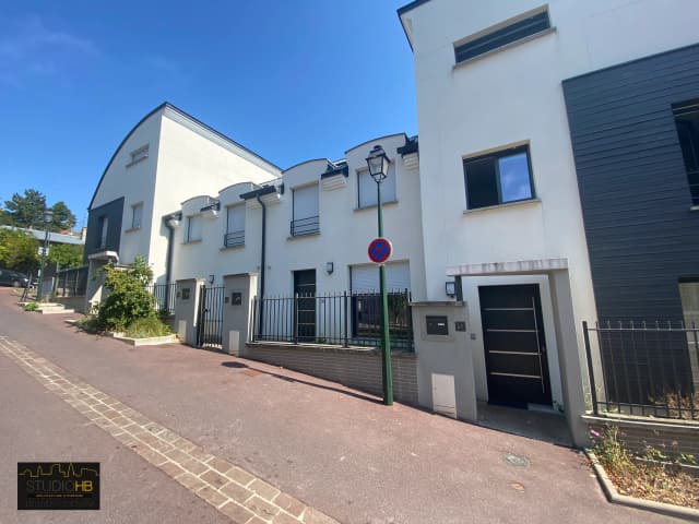 Réalisation de 8 maisons et de 6 appartements - MONTAIGNE IMMOBILIER media 23