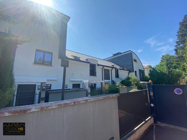 Réalisation de 8 maisons et de 6 appartements - MONTAIGNE IMMOBILIER media 29