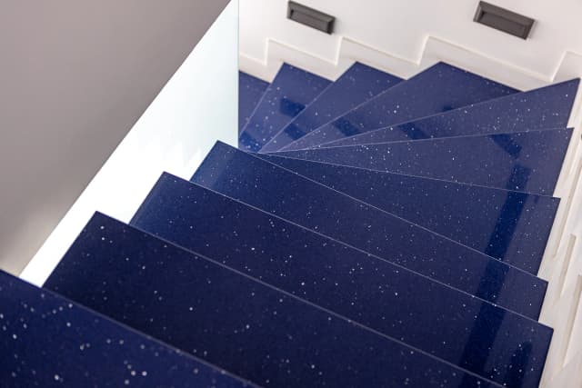 Conception et fabrication de mobilier media 22