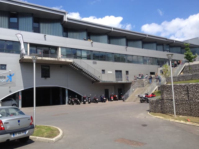 Ecole de Design et cafétéria media 10