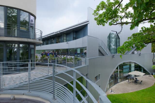 Ecole de Design et cafétéria media 5