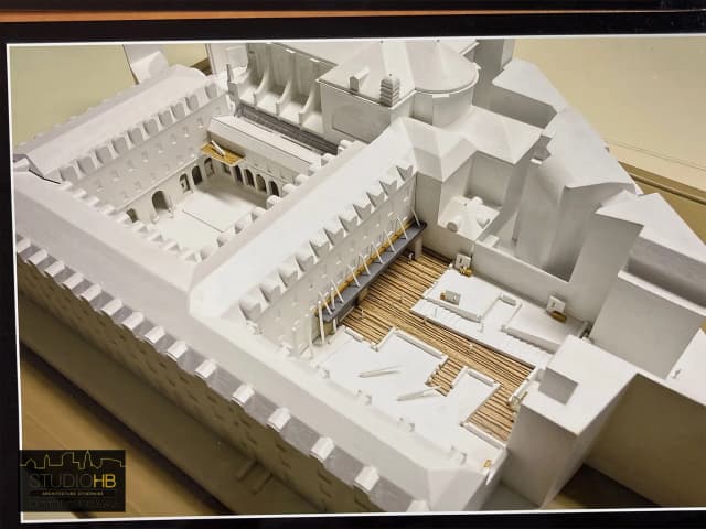 Conception d’une galerie d’exposition et d’un centre de documentation media 52