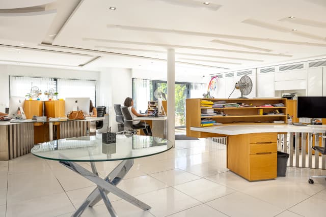 Groupe PROWESS - Siège social media 24